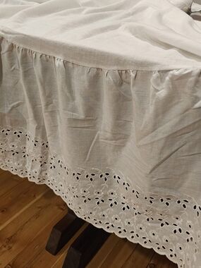 Women’s Cream Eyelet Hem Midi Skirt